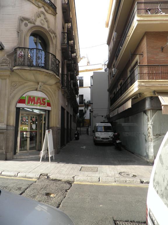 Centro Plaza Salvador Sevilla